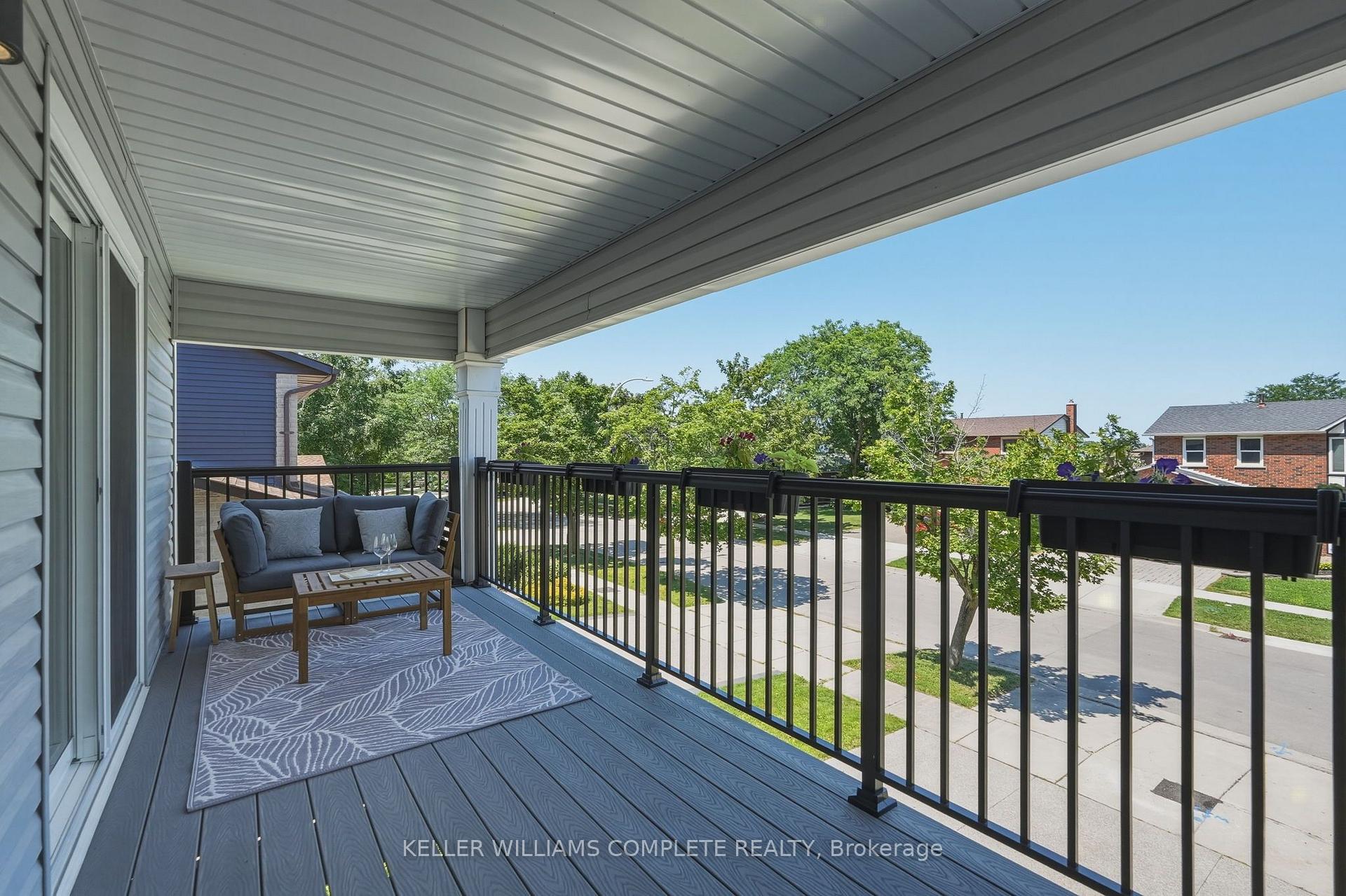 Photo 22 of 18 Dundee Drive, Hamilton, Stoney Creek — HOMEH