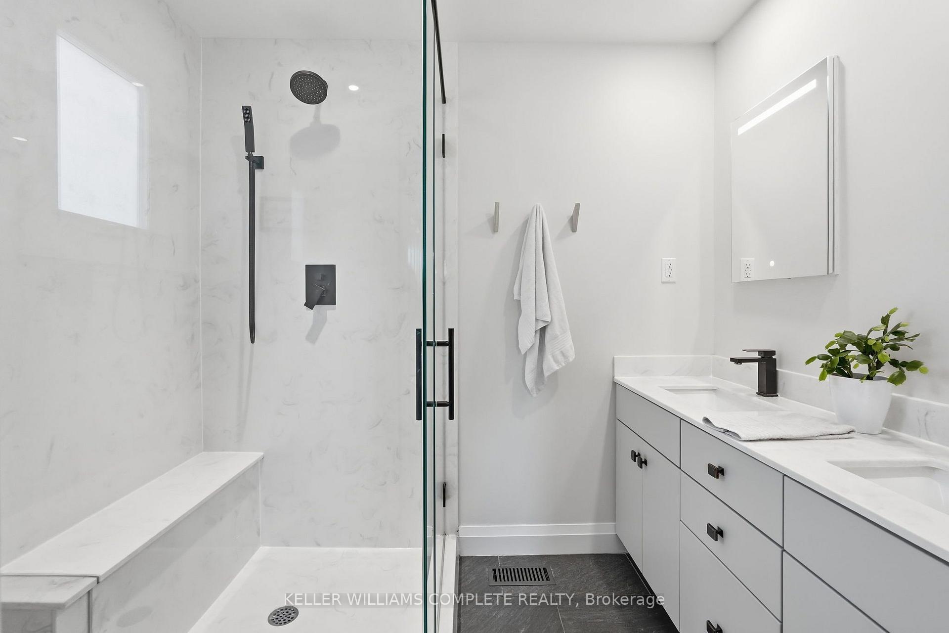 Photo 23 of 18 Dundee Drive, Hamilton, Stoney Creek — HOMEH