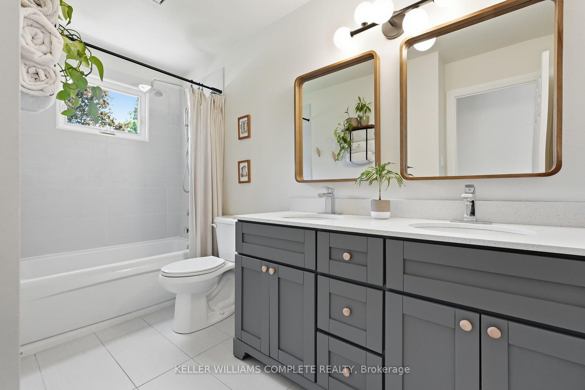 Photo 26 of 18 Dundee Drive, Hamilton, Stoney Creek — HOMEH