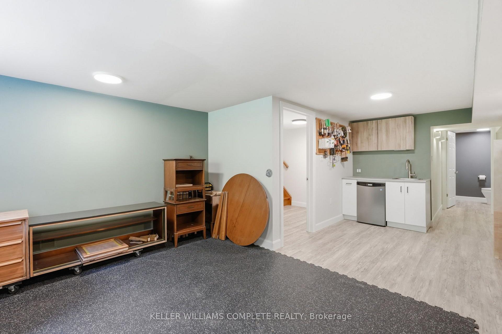 Photo 32 of 18 Dundee Drive, Hamilton, Stoney Creek — HOMEH