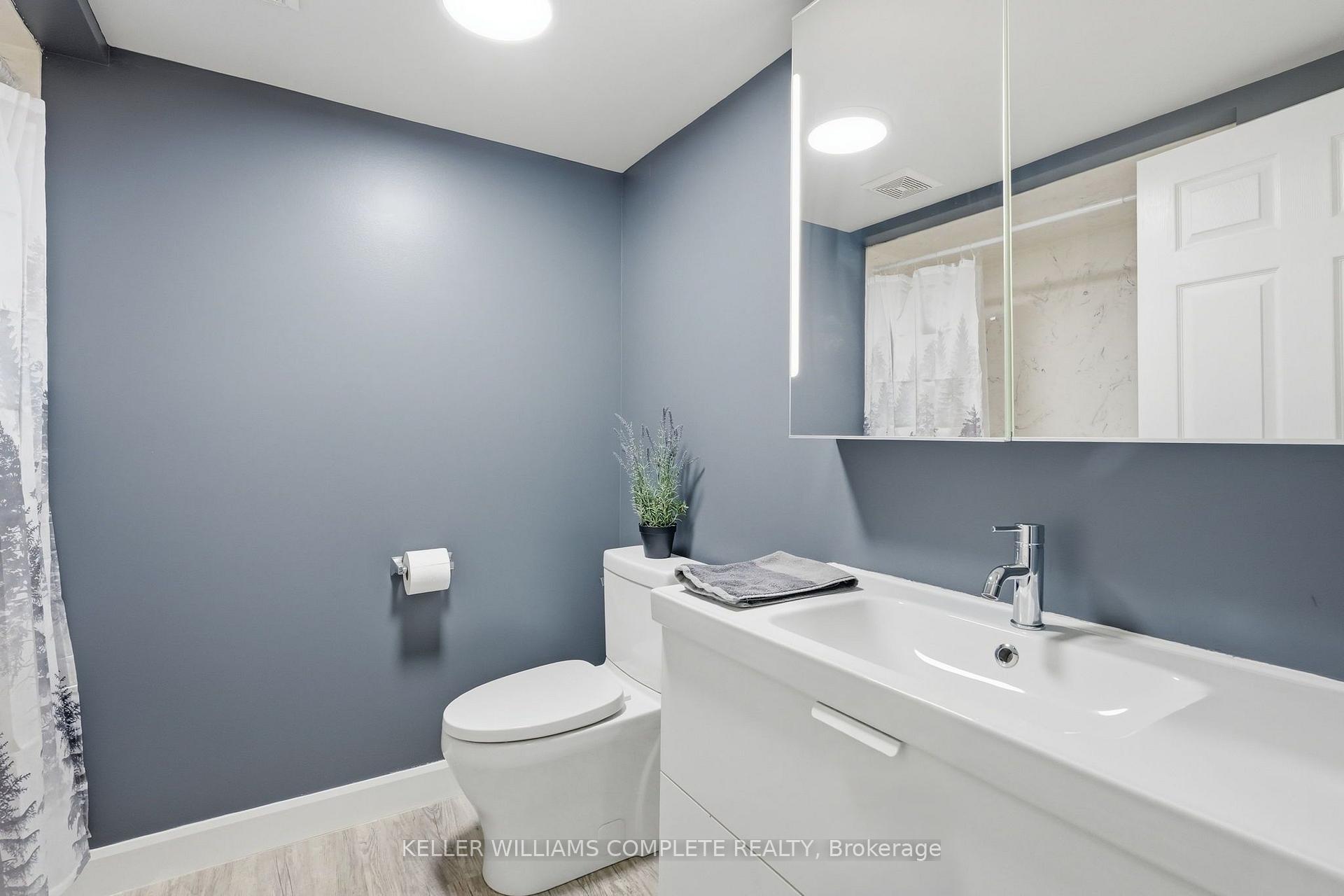 Photo 33 of 18 Dundee Drive, Hamilton, Stoney Creek — HOMEH