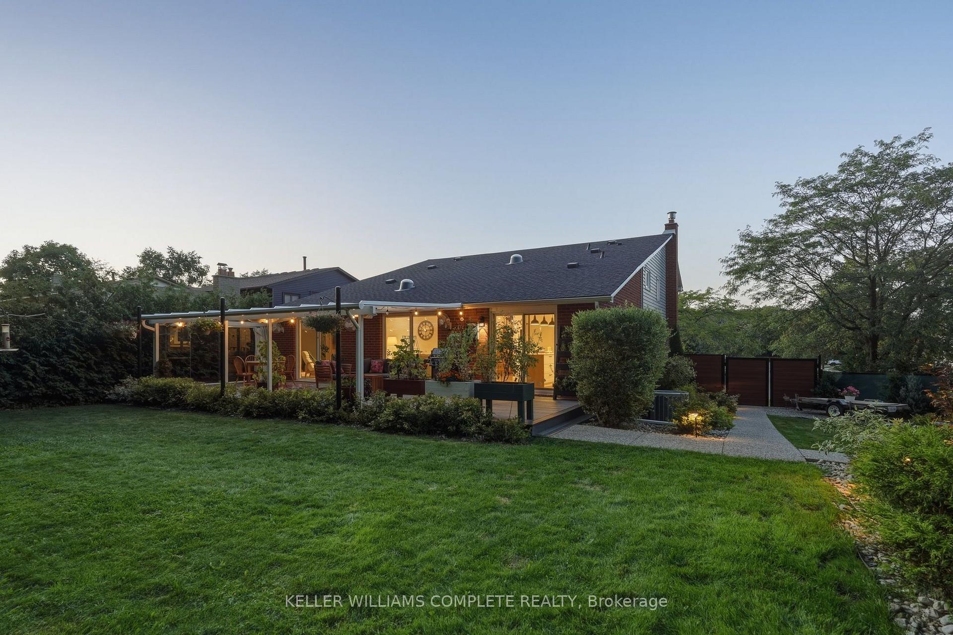 Photo 34 of 18 Dundee Drive, Hamilton, Stoney Creek — HOMEH