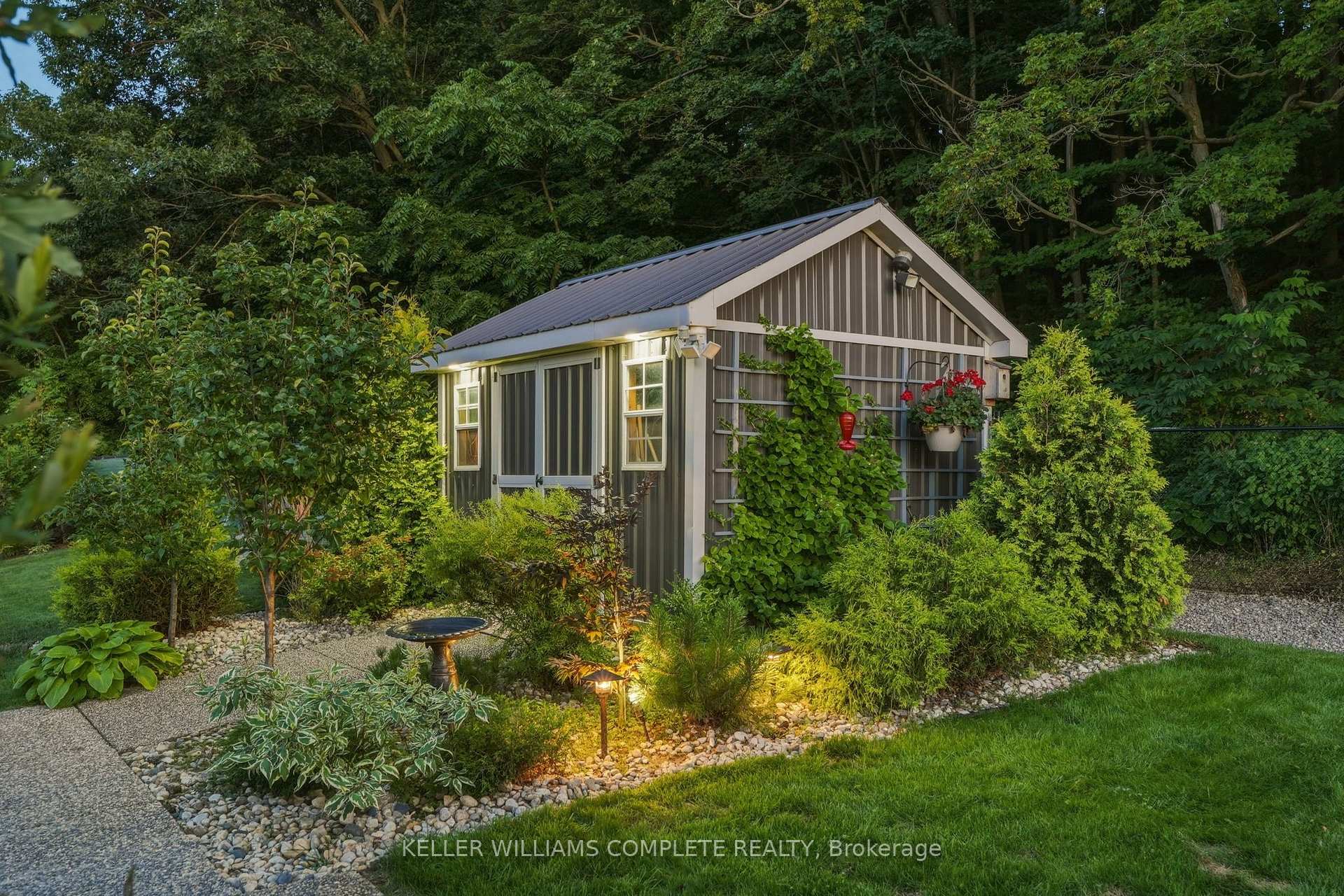 Photo 38 of 18 Dundee Drive, Hamilton, Stoney Creek — HOMEH