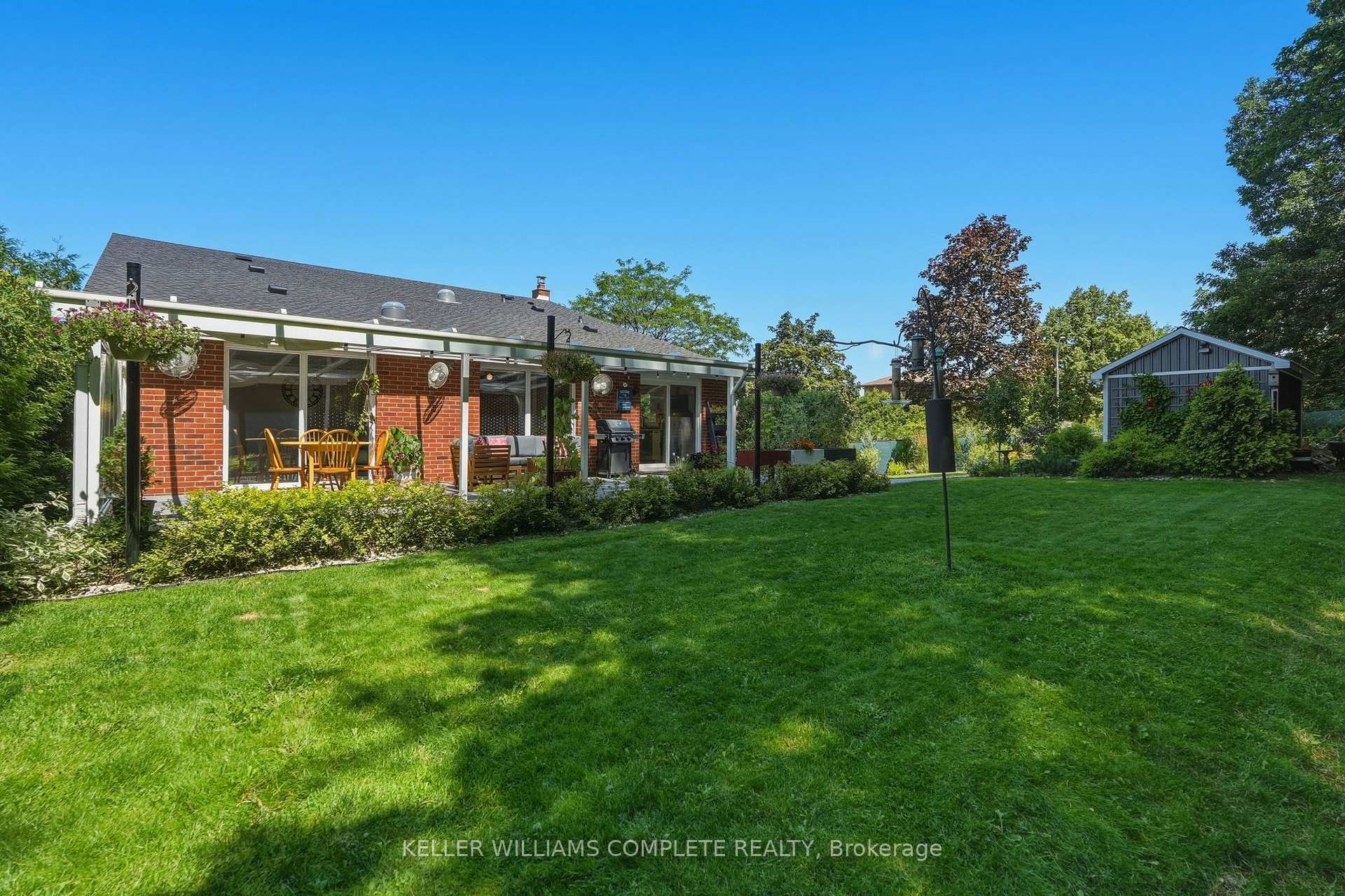 Photo 43 of 18 Dundee Drive, Hamilton, Stoney Creek — HOMEH