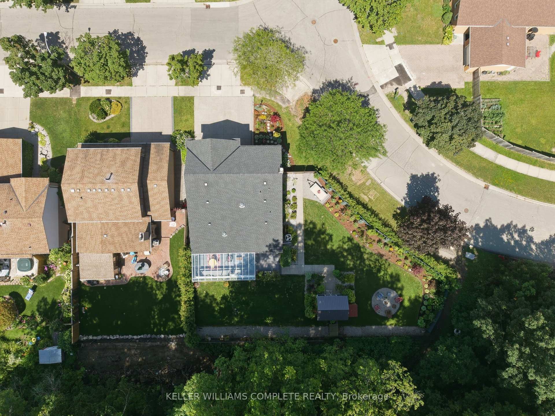Photo 46 of 18 Dundee Drive, Hamilton, Stoney Creek — HOMEH
