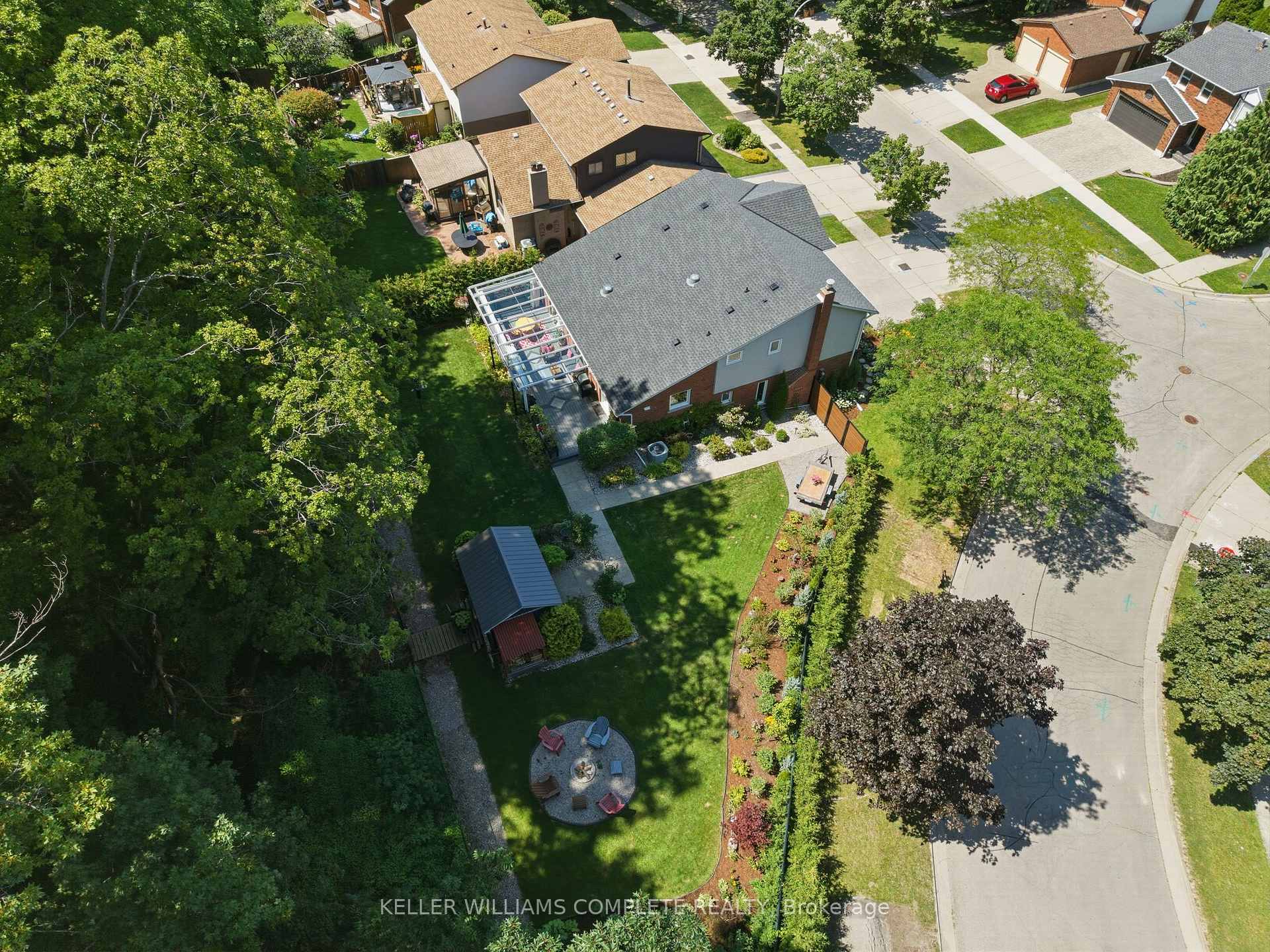 Photo 47 of 18 Dundee Drive, Hamilton, Stoney Creek — HOMEH