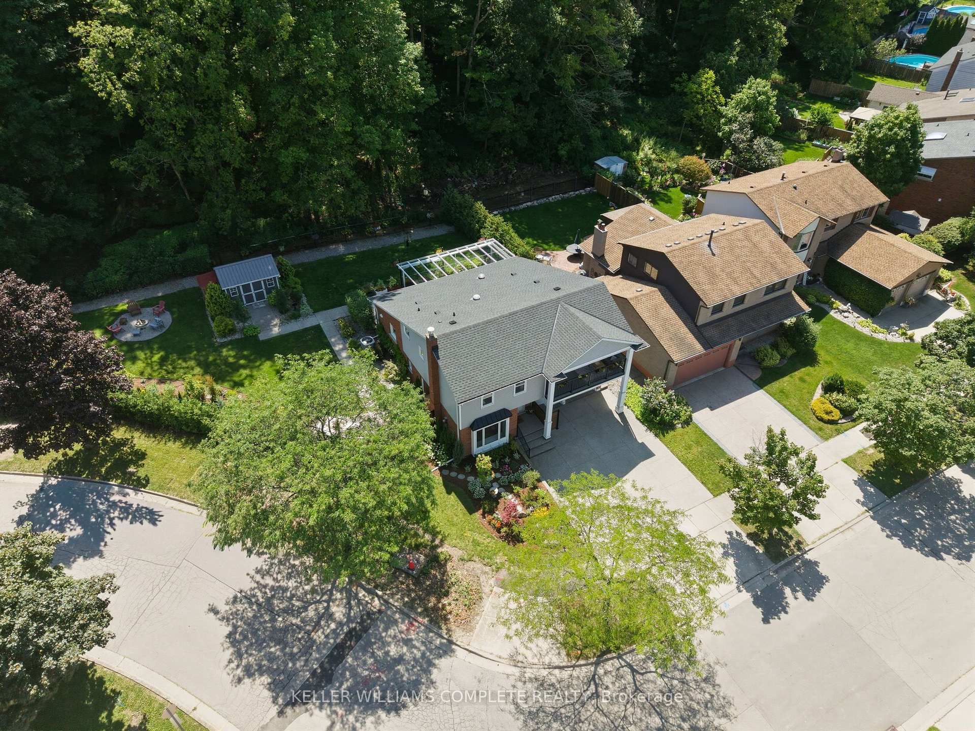Photo 48 of 18 Dundee Drive, Hamilton, Stoney Creek — HOMEH