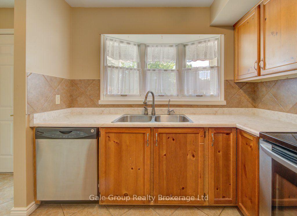 Photo 9 of 47 Seres Drive, Tillsonburg — HOMEH