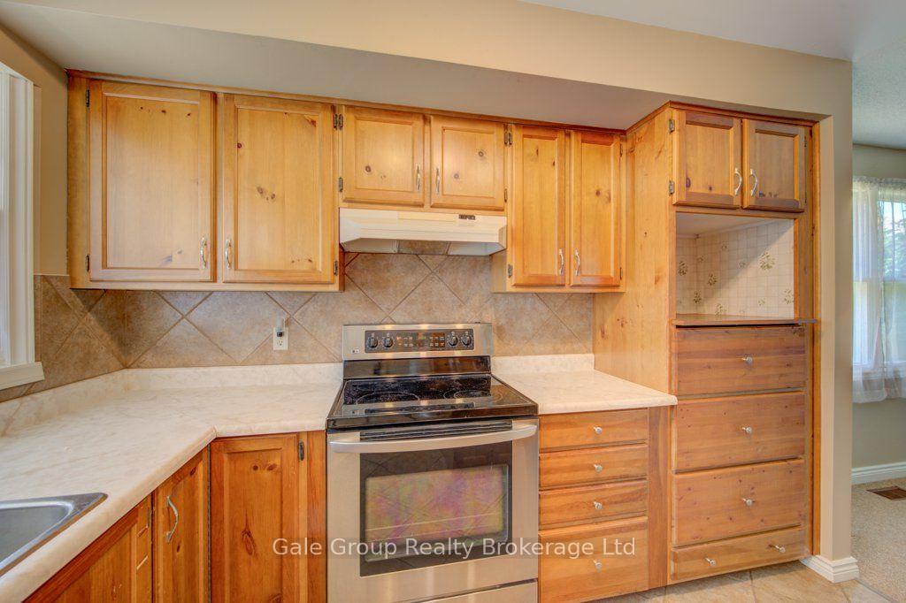 Photo 10 of 47 Seres Drive, Tillsonburg — HOMEH