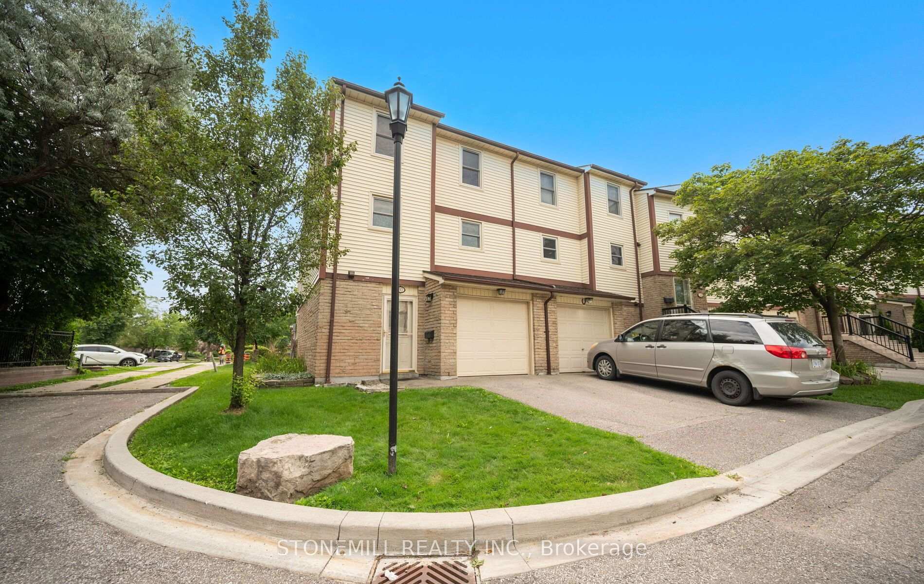 Photo 1 of Unit 30, 7340 Copenhagen Road, Mississauga, Meadowvale — HOMEH