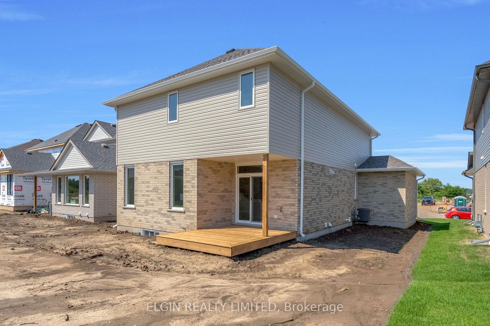 Photo 2 of 75 Hemlock Crescent, Aylmer — HOMEH