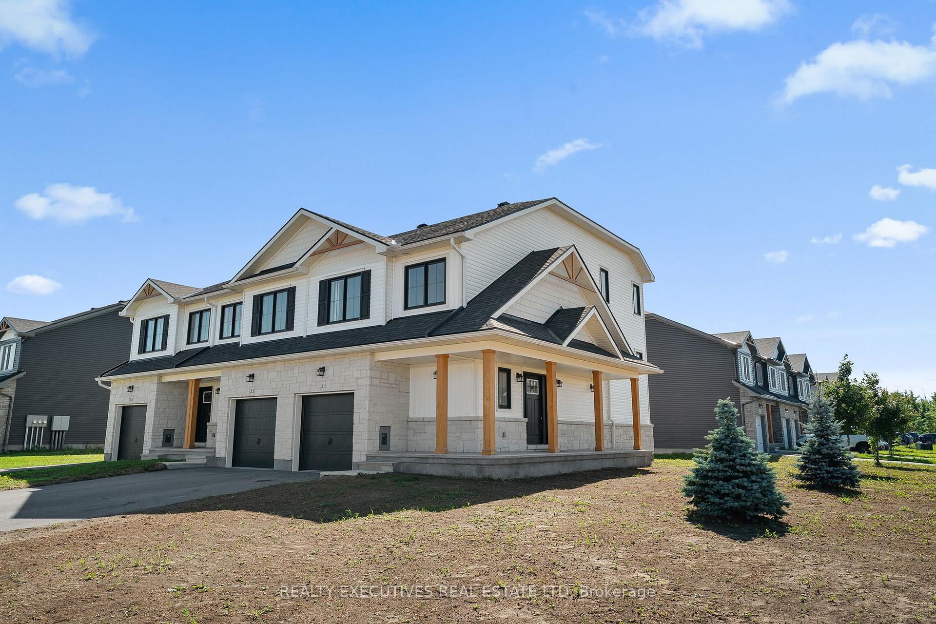 Photo 2 of 31 Whitcomb Crescent, Smiths Falls, Smiths Falls — HOMEH