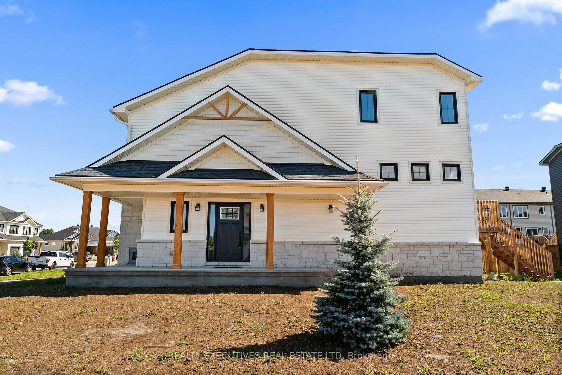 Photo 3 of 31 Whitcomb Crescent, Smiths Falls, Smiths Falls — HOMEH