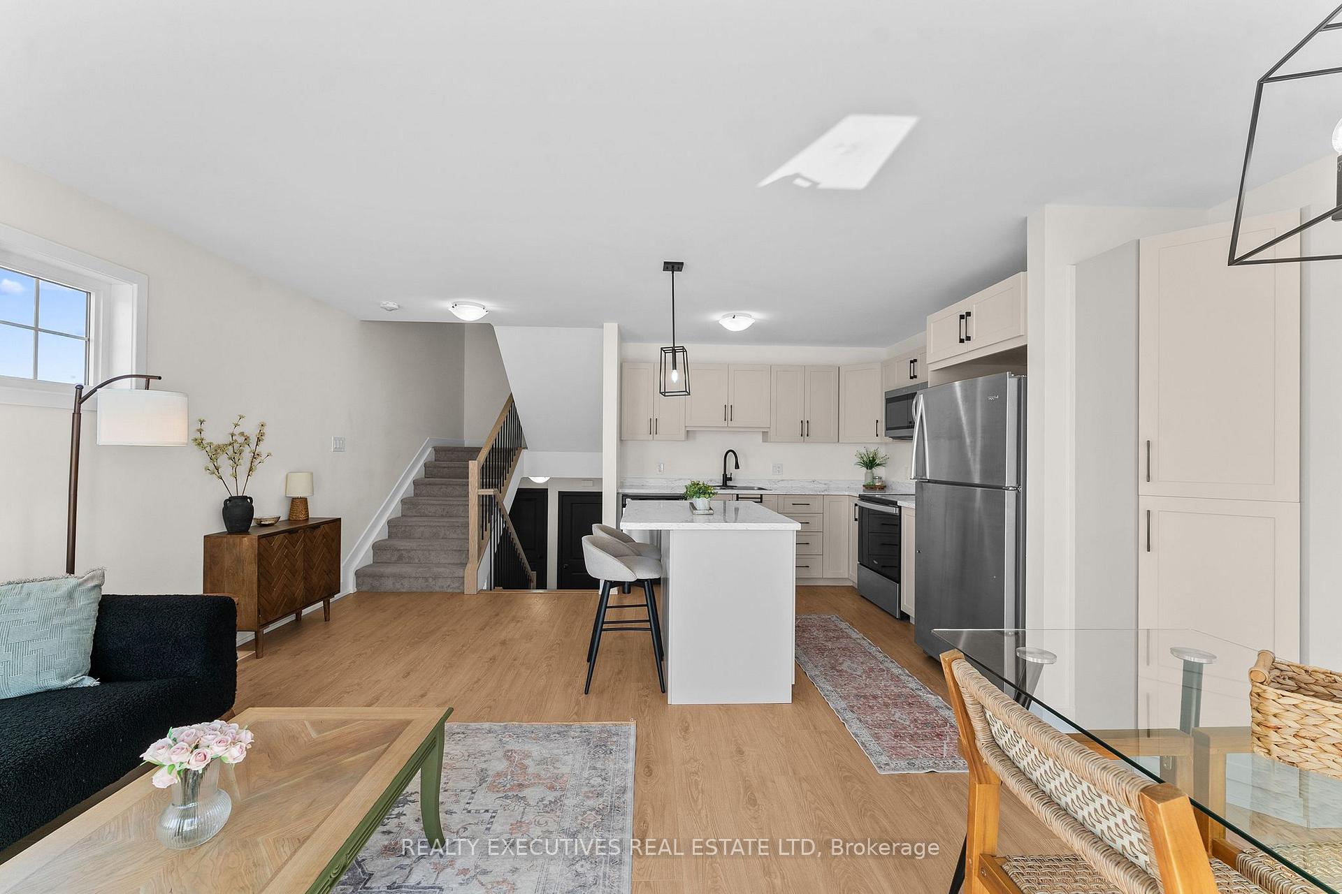 Photo 9 of 31 Whitcomb Crescent, Smiths Falls, Smiths Falls — HOMEH
