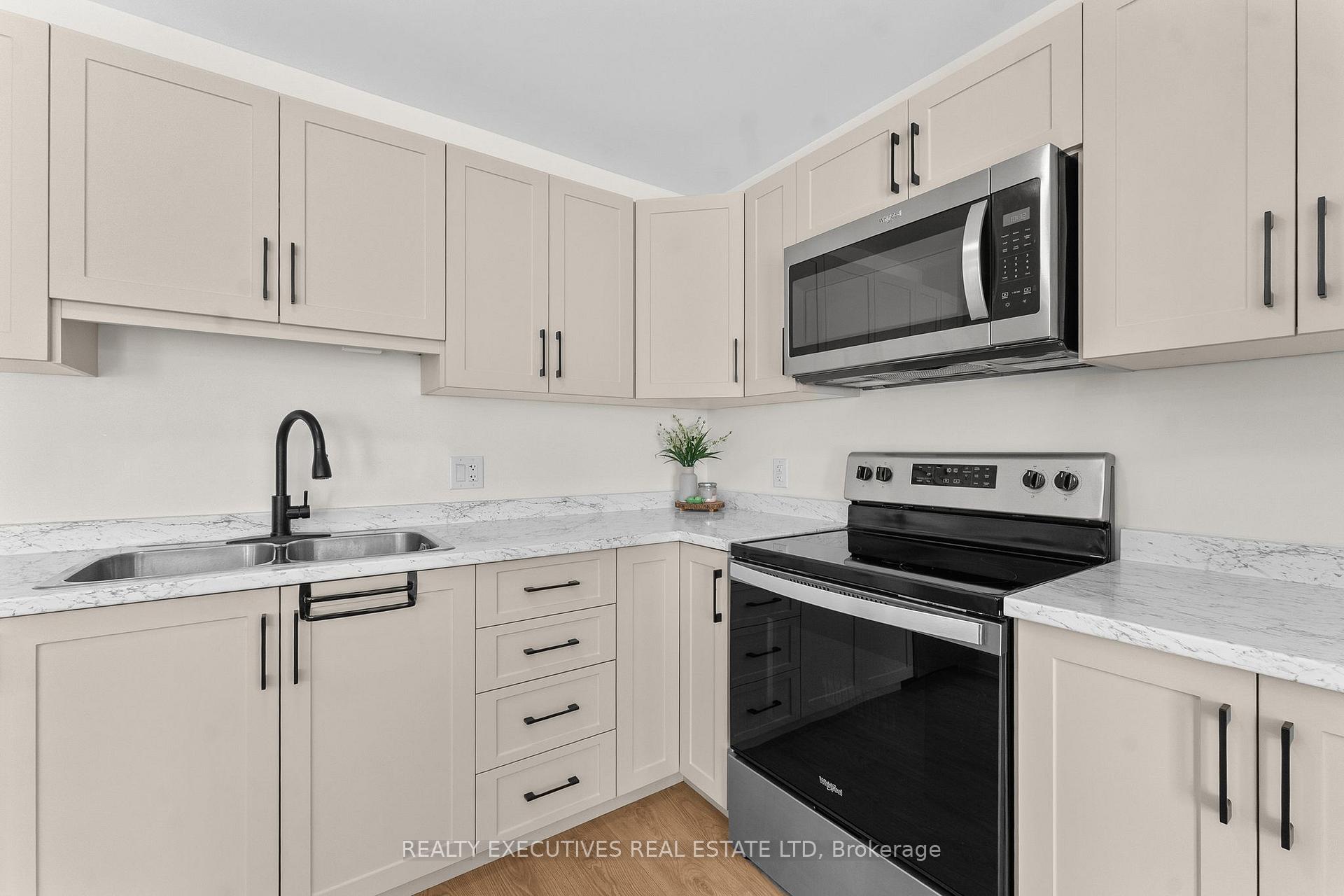 Photo 17 of 31 Whitcomb Crescent, Smiths Falls, Smiths Falls — HOMEH