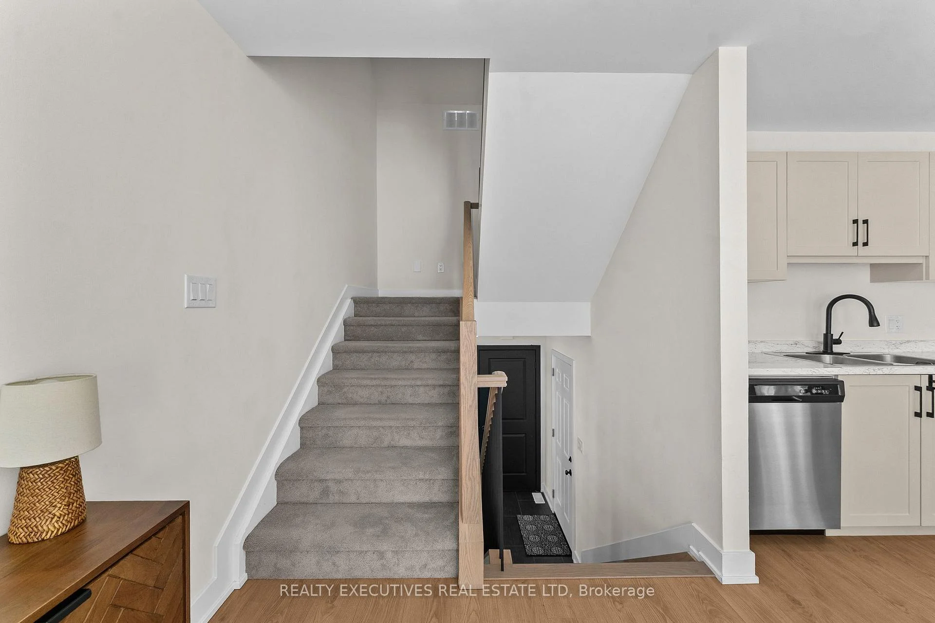 Photo 20 of 31 Whitcomb Crescent, Smiths Falls, Smiths Falls — HOMEH