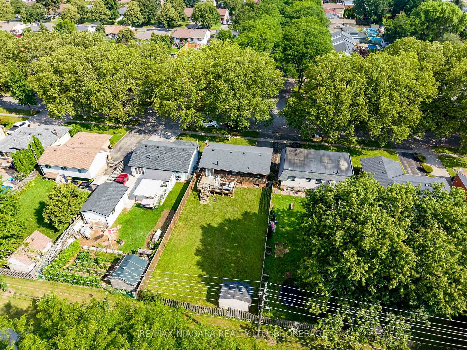 Photo 5 of 6980 Dolphin Street, Niagara Falls, Morrison — HOMEH