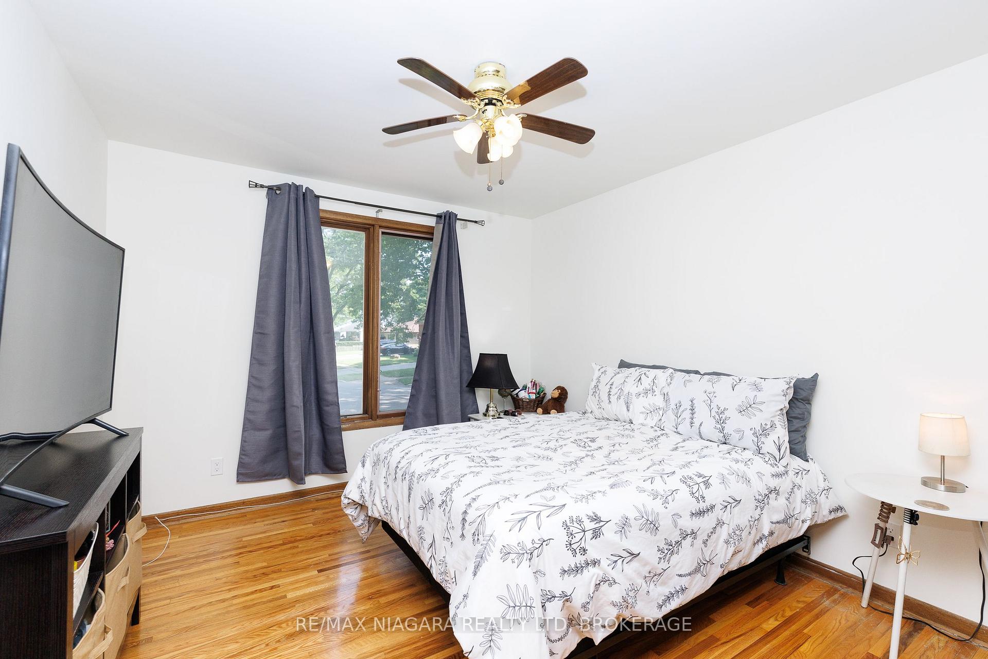 Photo 21 of 6980 Dolphin Street, Niagara Falls, Morrison — HOMEH
