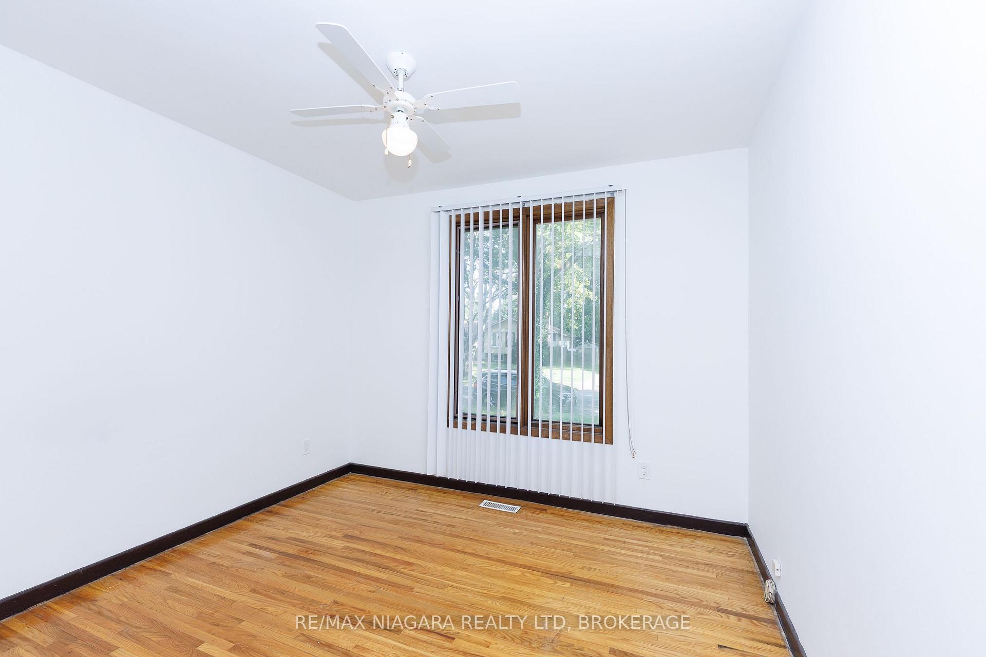 Photo 24 of 6980 Dolphin Street, Niagara Falls, Morrison — HOMEH