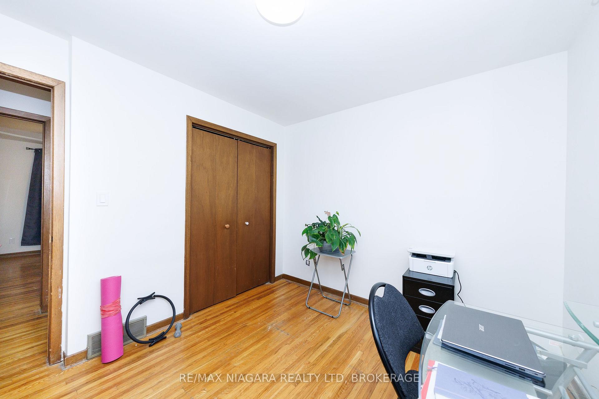Photo 26 of 6980 Dolphin Street, Niagara Falls, Morrison — HOMEH