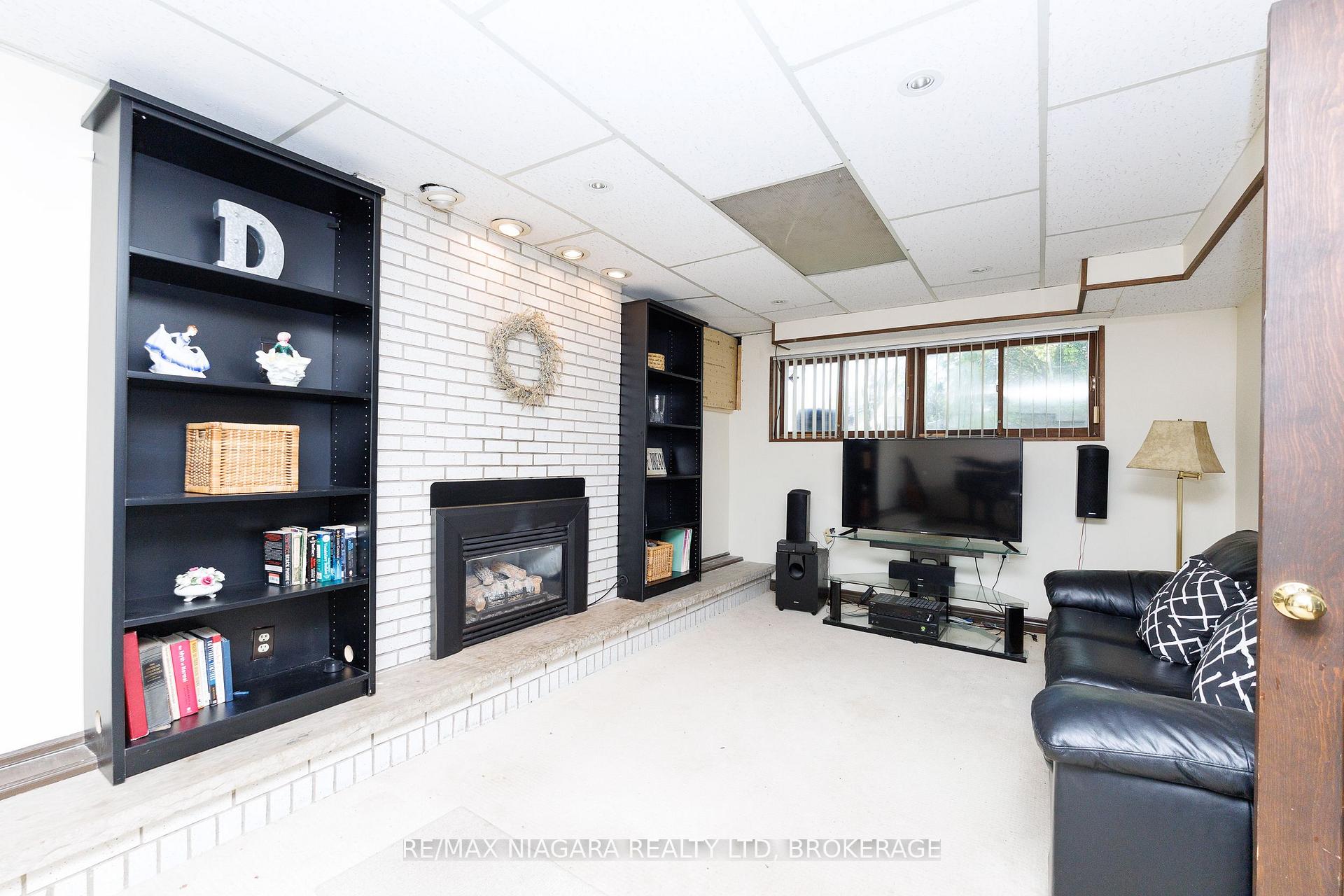 Photo 28 of 6980 Dolphin Street, Niagara Falls, Morrison — HOMEH