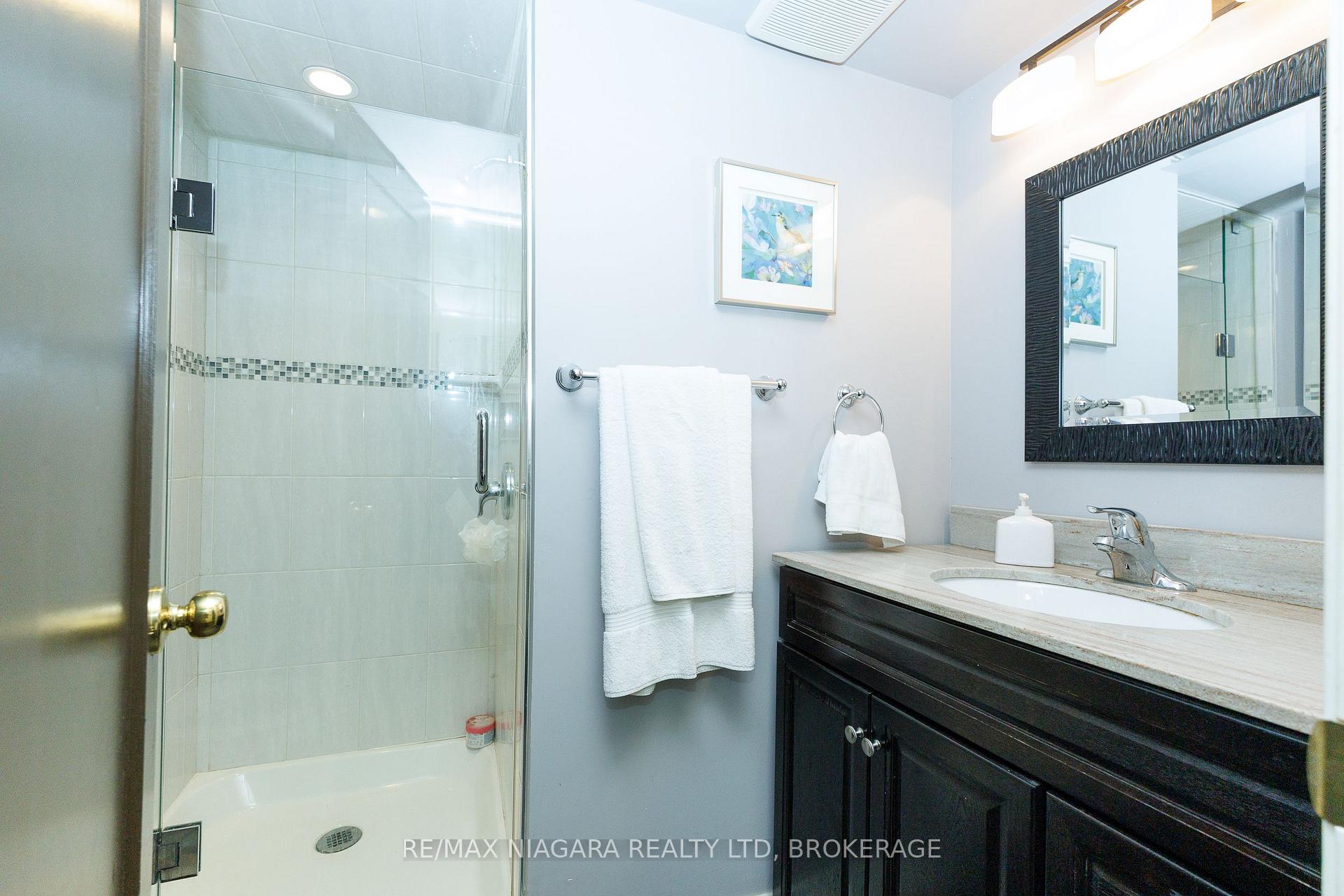 Photo 32 of 6980 Dolphin Street, Niagara Falls, Morrison — HOMEH