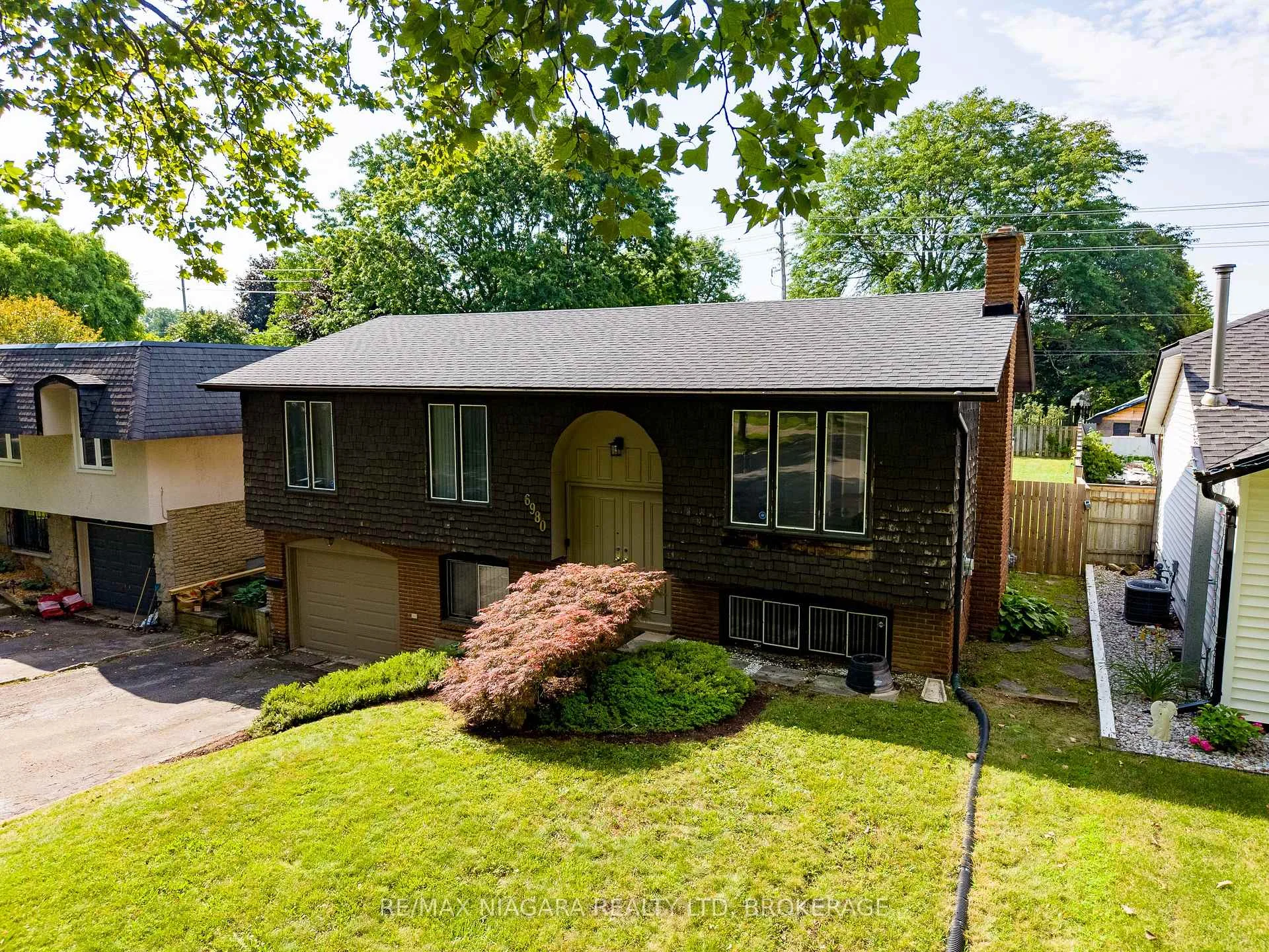 Photo 12 of 6980 Dolphin Street, Niagara Falls, Morrison — HOMEH