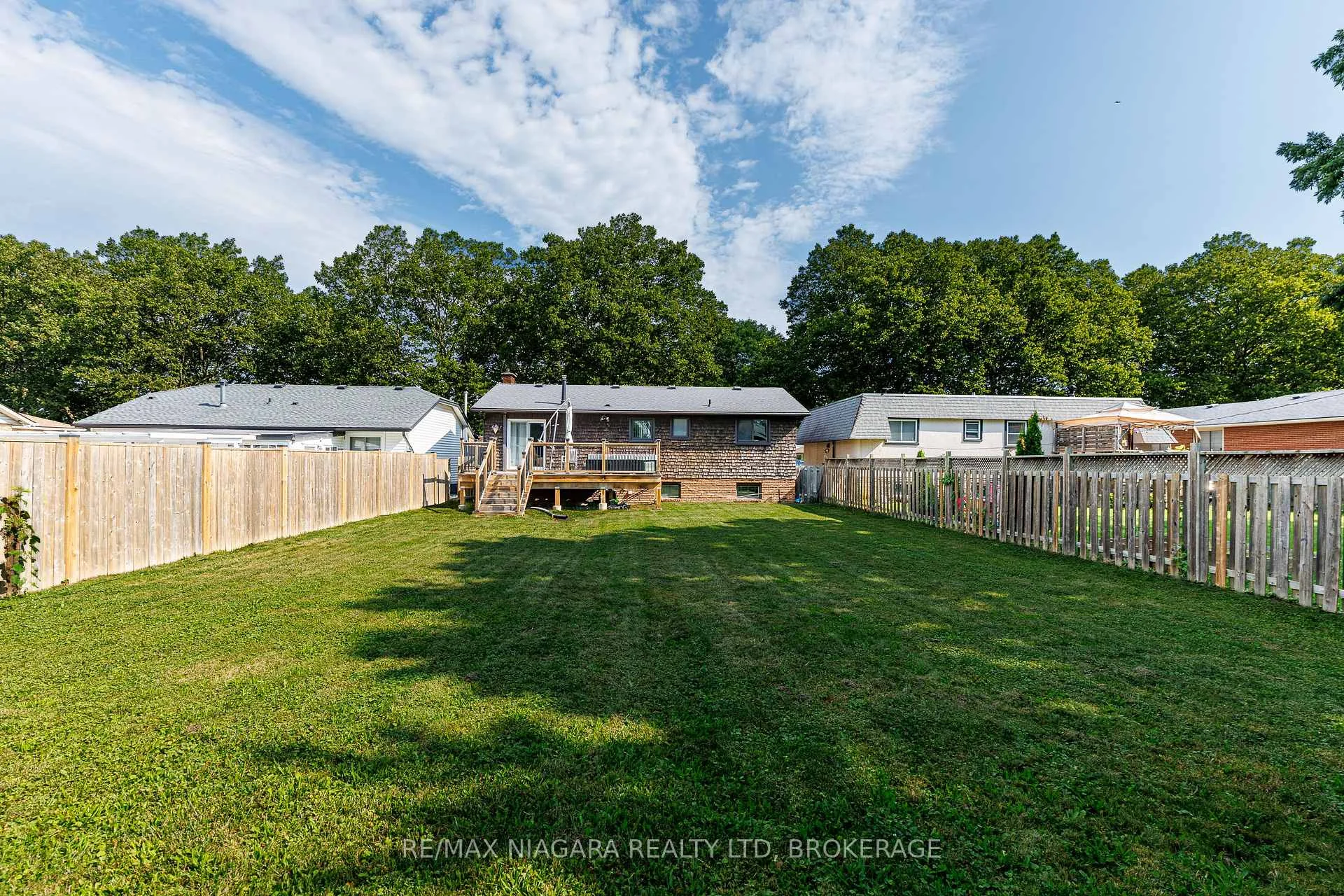 Photo 37 of 6980 Dolphin Street, Niagara Falls, Morrison — HOMEH