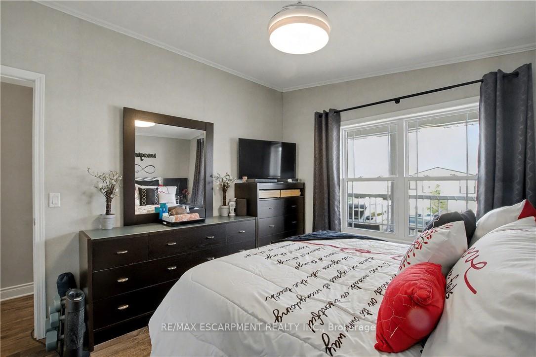 Photo 9 of Unit 16, 1429 Sheffield Road, Hamilton, Rural Flamborough — HOMEH