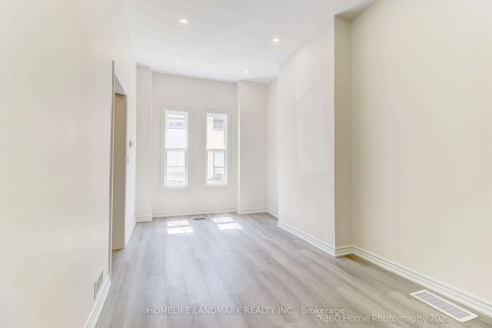 Photo 8 of 4 Andrews Avenue, Toronto, Trinity-Bellwoods — HOMEH