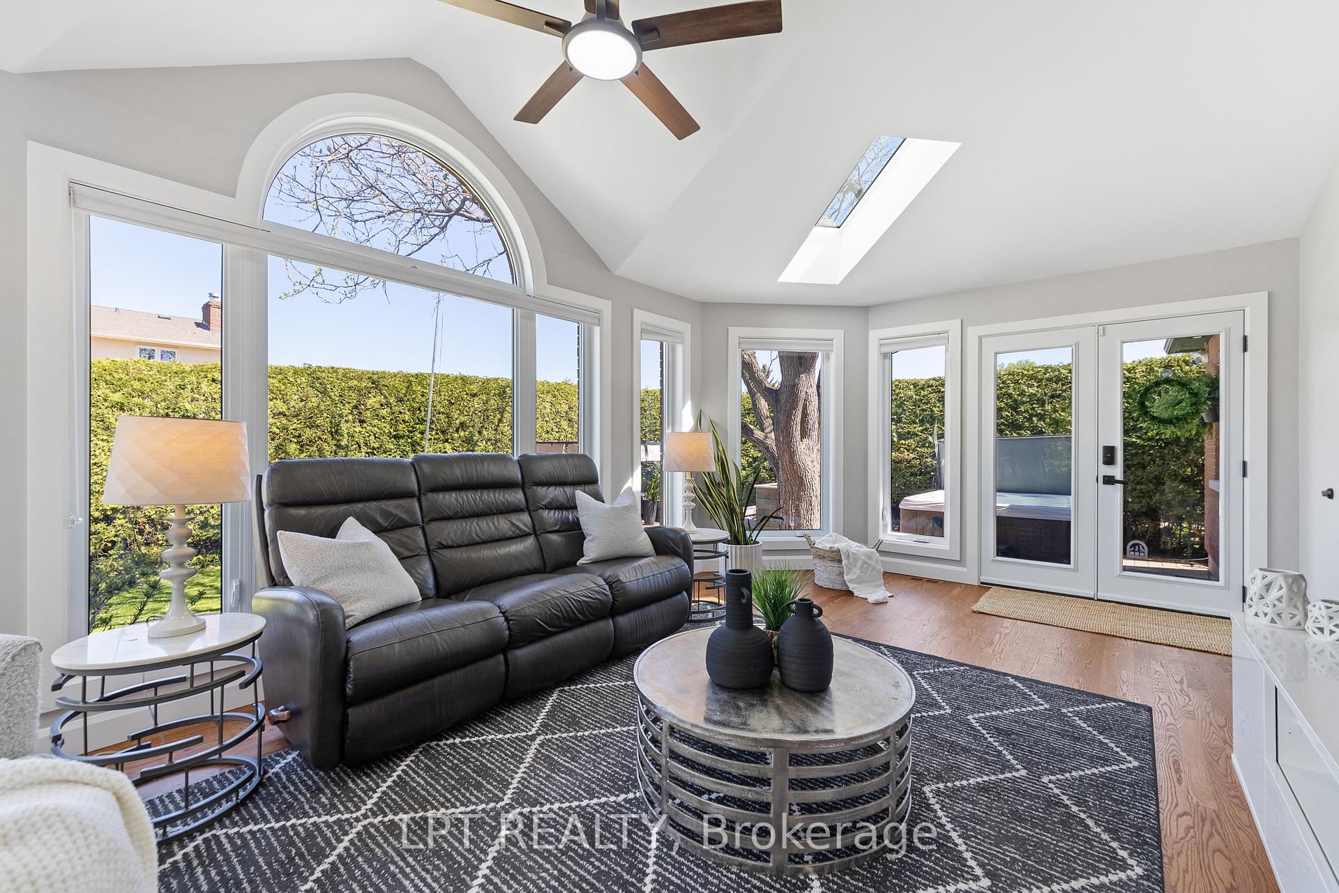 Photo 5 of 11 Elderwood Trail, Ottawa, Stittsville (Central) — HOMEH