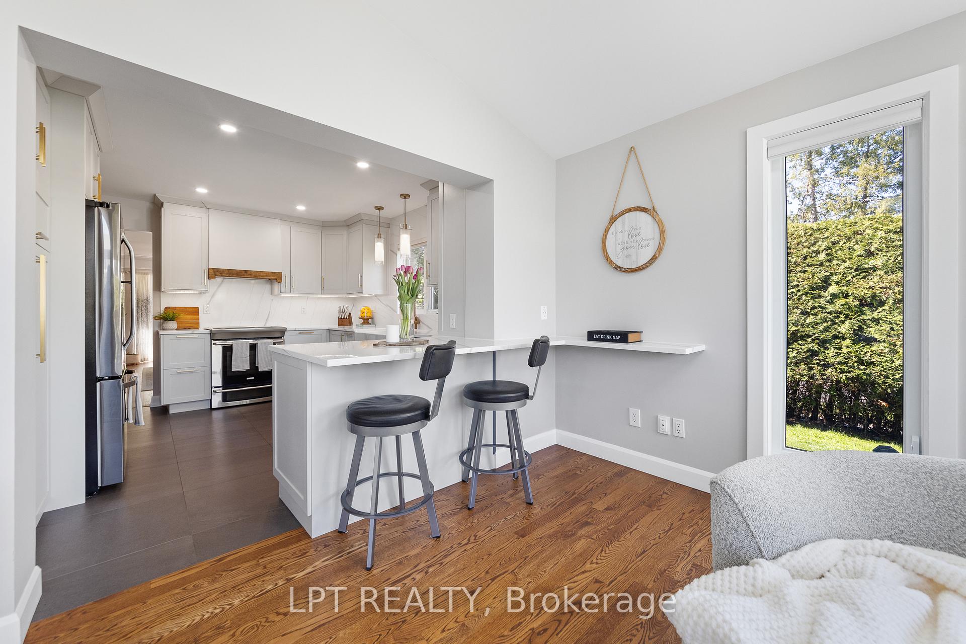 Photo 14 of 11 Elderwood Trail, Ottawa, Stittsville (Central) — HOMEH