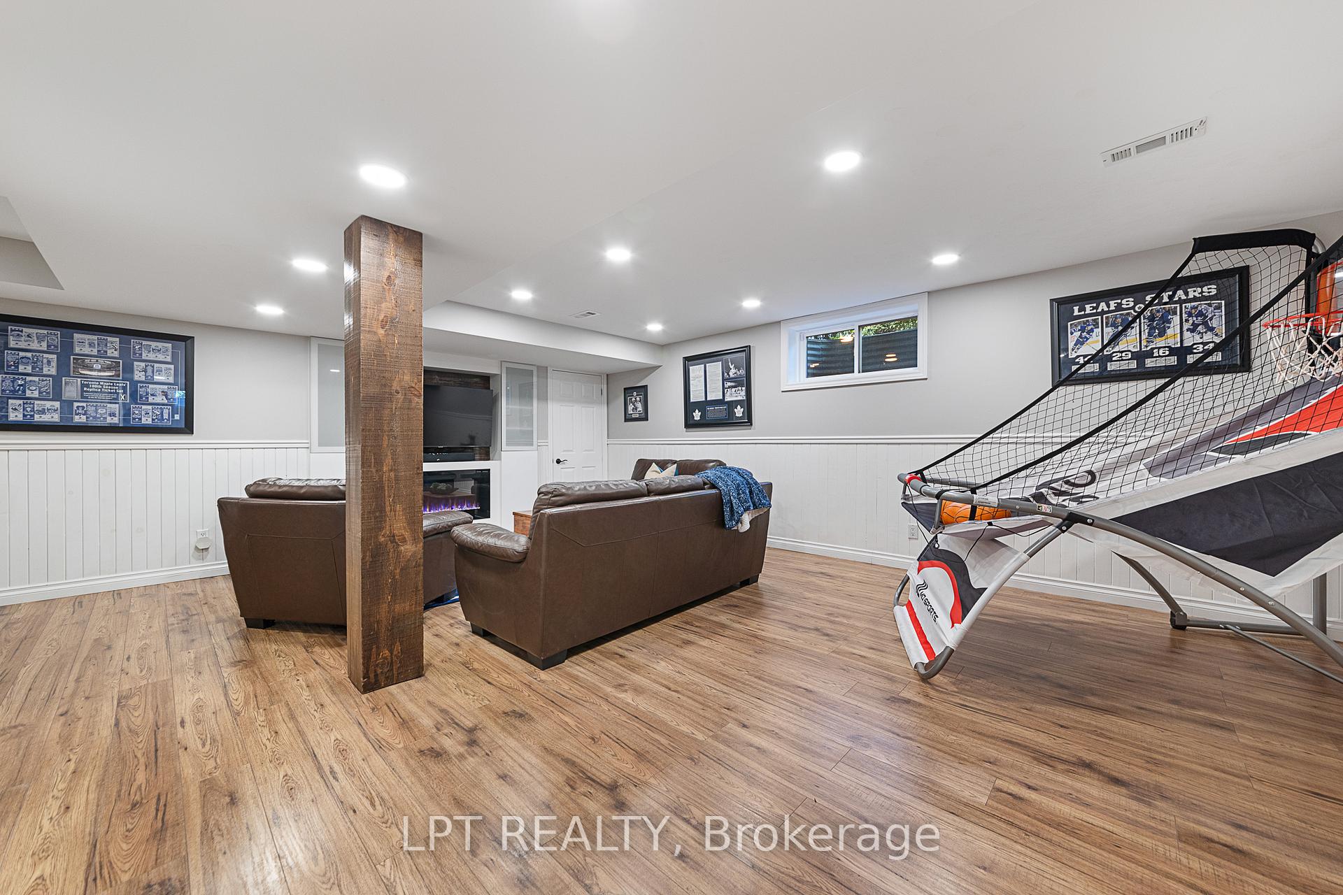 Photo 29 of 11 Elderwood Trail, Ottawa, Stittsville (Central) — HOMEH
