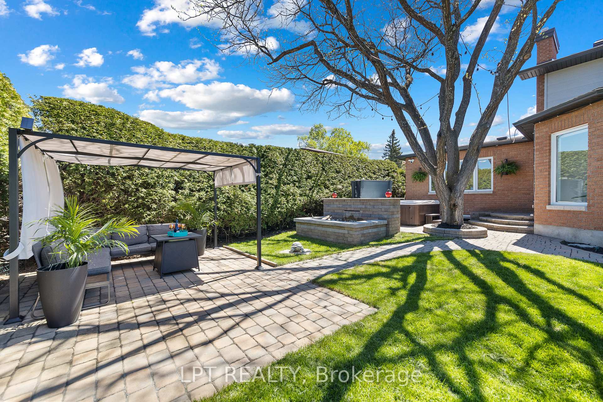 Photo 37 of 11 Elderwood Trail, Ottawa, Stittsville (Central) — HOMEH