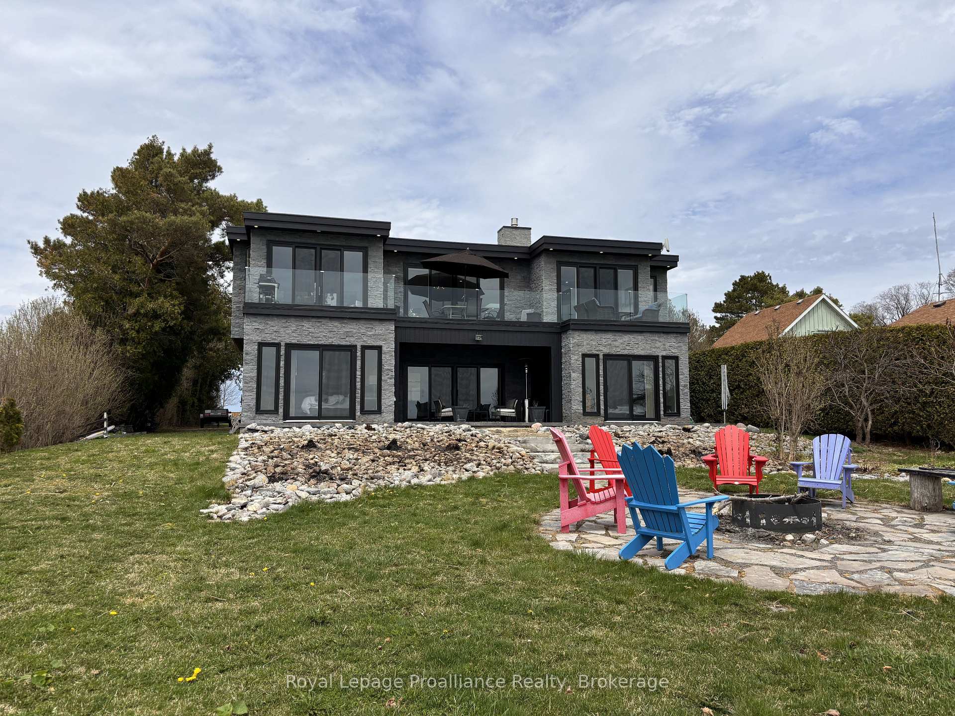 Front of 621 Barcovan Beach Road