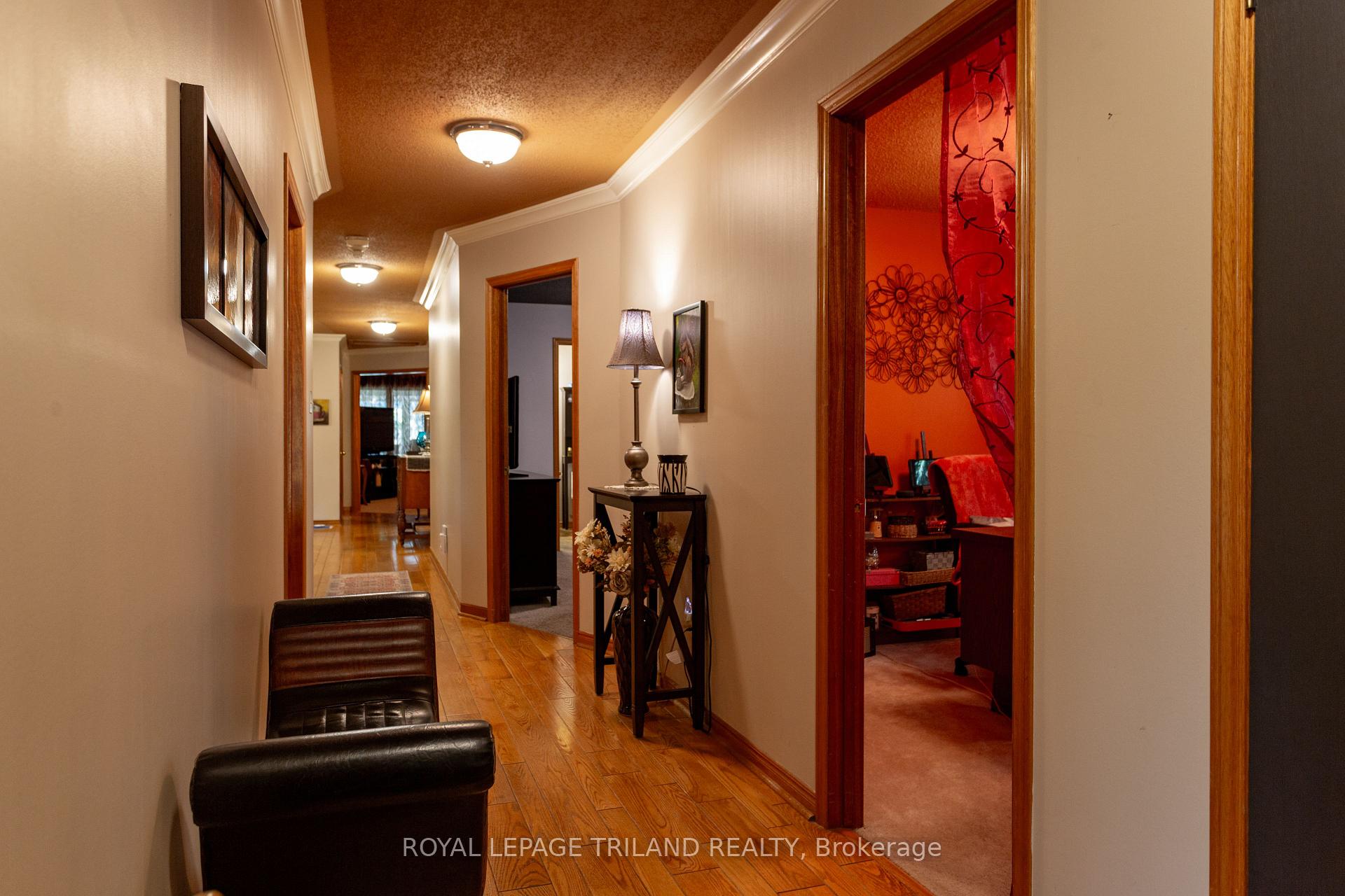 Photo 5 of 419 Mcnay Place, London, East A — HOMEH