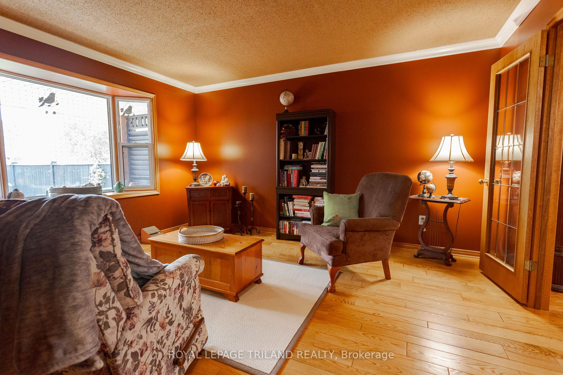 Photo 9 of 419 Mcnay Place, London, East A — HOMEH