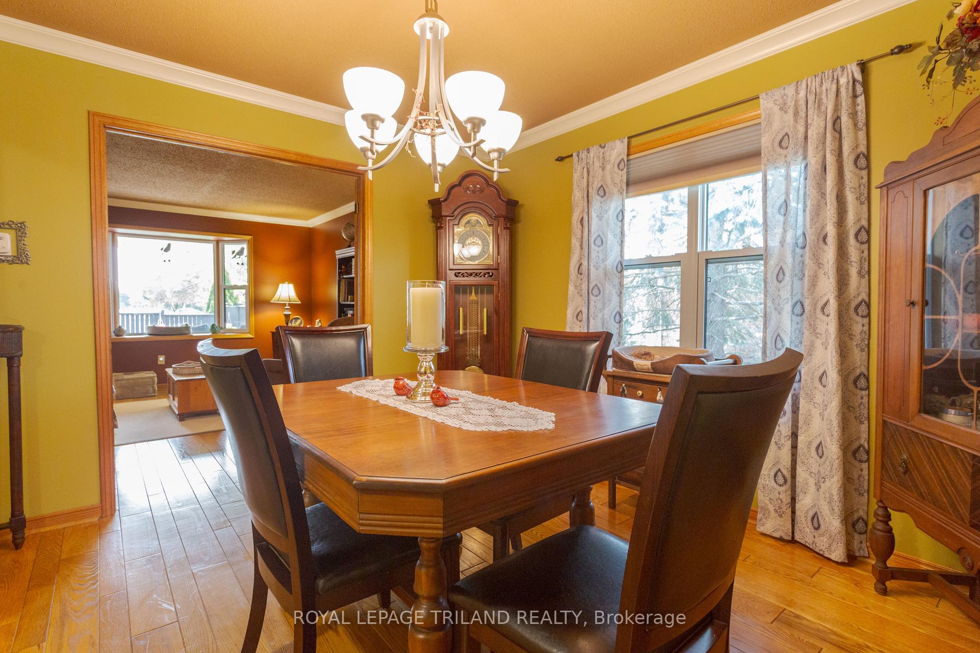 Photo 11 of 419 Mcnay Place, London, East A — HOMEH