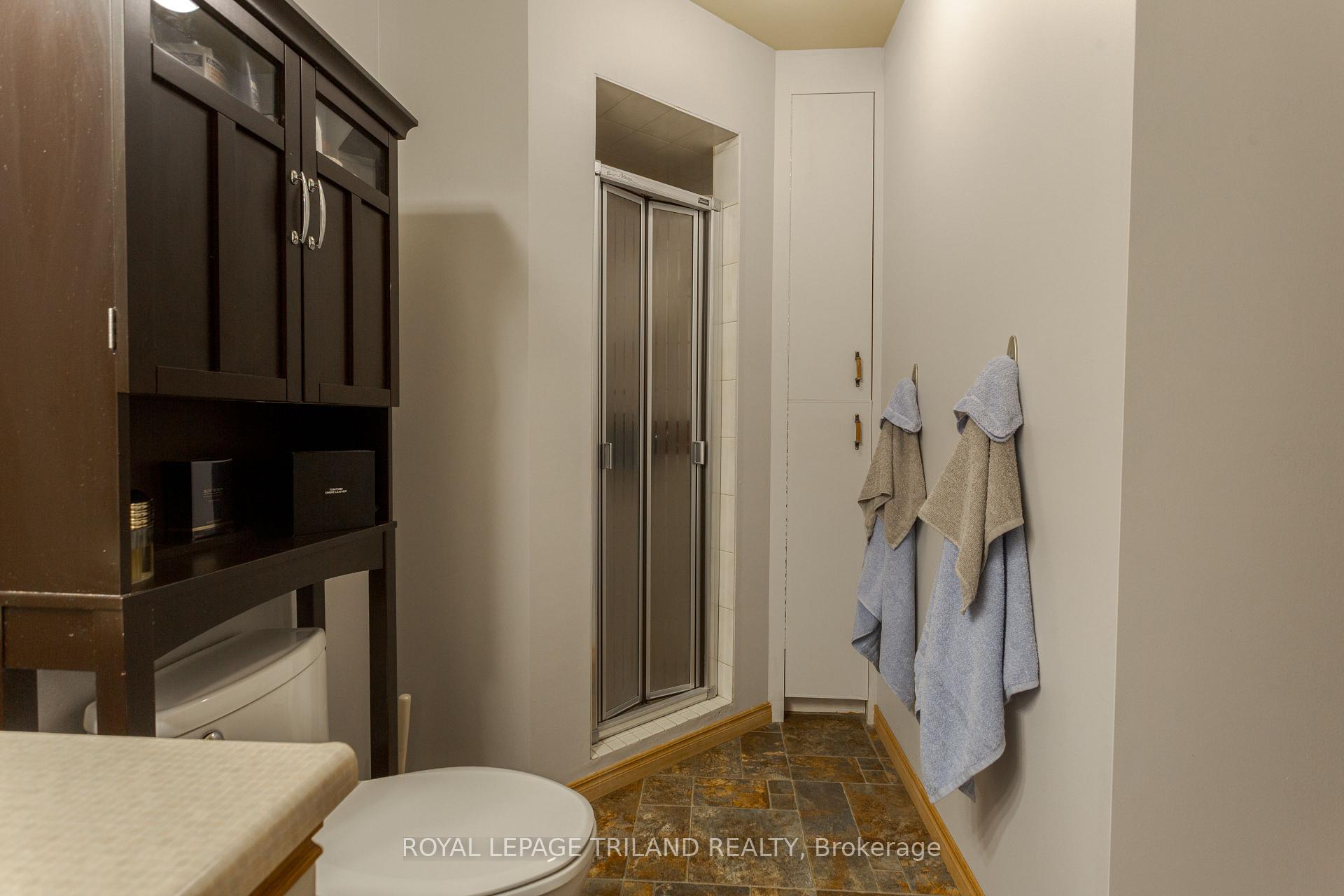 Photo 15 of 419 Mcnay Place, London, East A — HOMEH