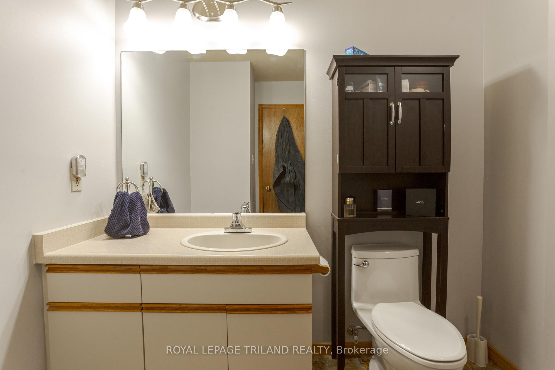 Photo 16 of 419 Mcnay Place, London, East A — HOMEH