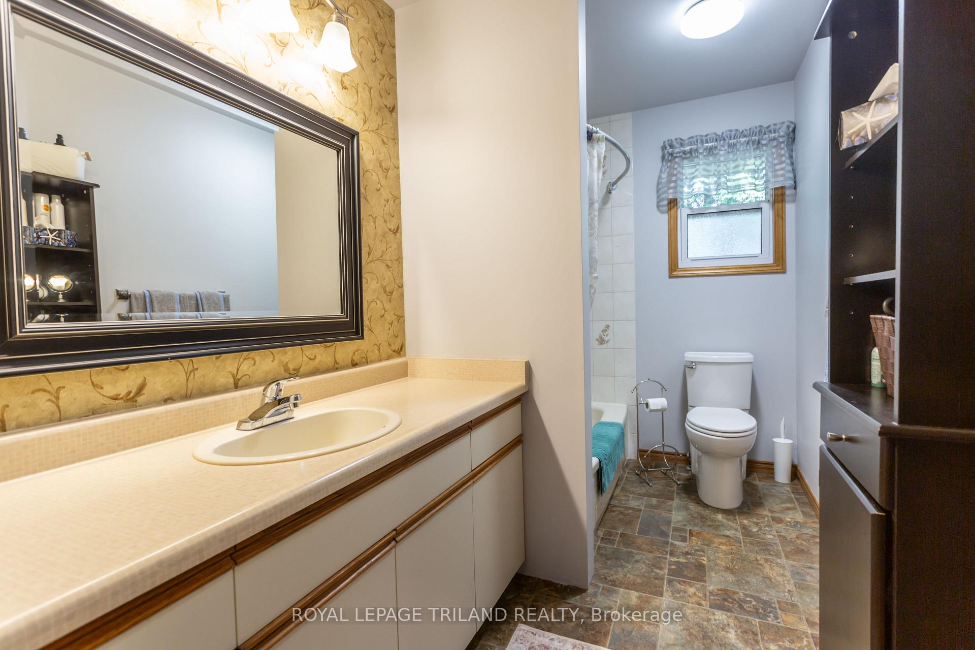 Photo 18 of 419 Mcnay Place, London, East A — HOMEH