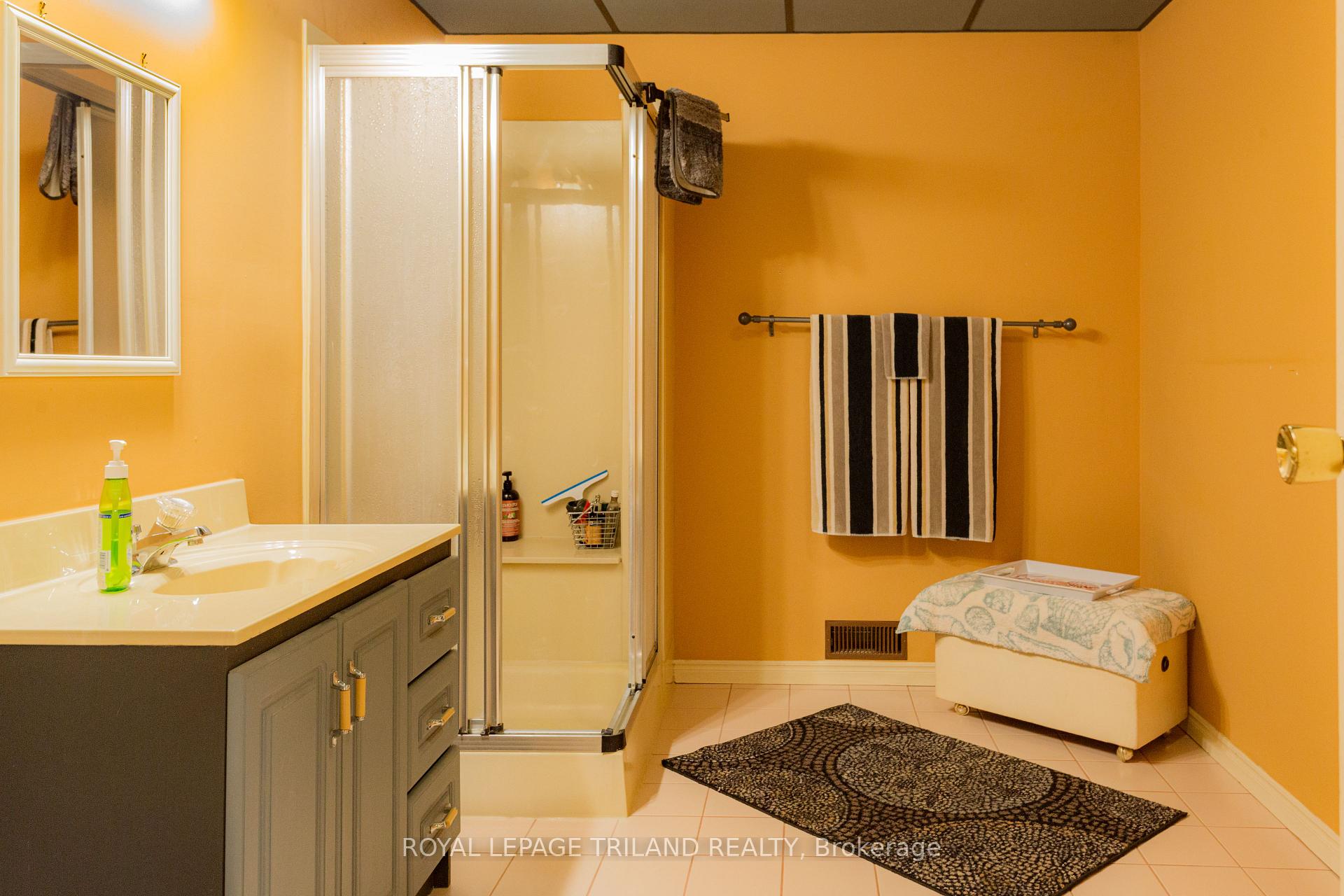 Photo 32 of 419 Mcnay Place, London, East A — HOMEH