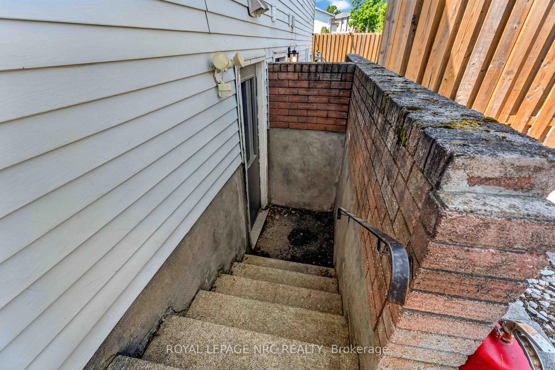 Photo 29 of 4 Saturn Road, Port Colborne, Main Street — HOMEH