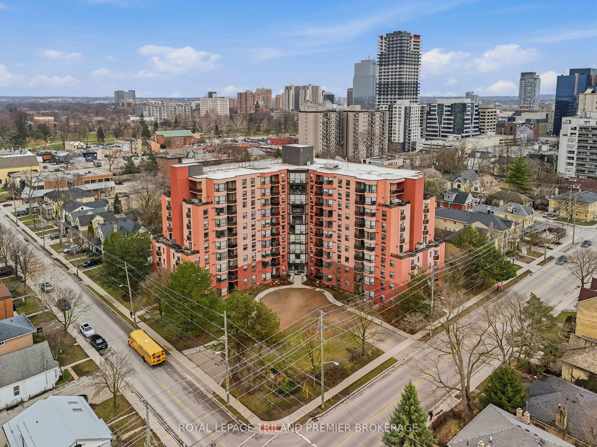 Front of Unit 1004, 600 Talbot Street