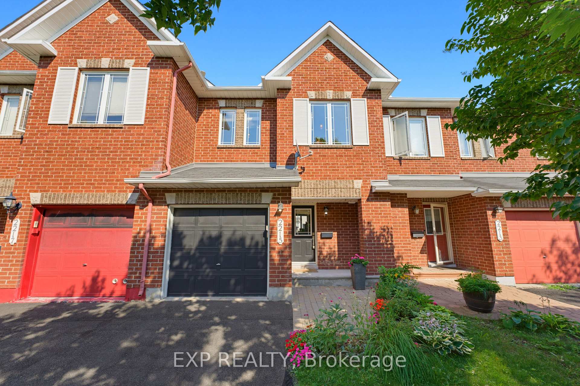 Photo 1 of 2215 Silverado Crescent, Ottawa, Avalon East — HOMEH