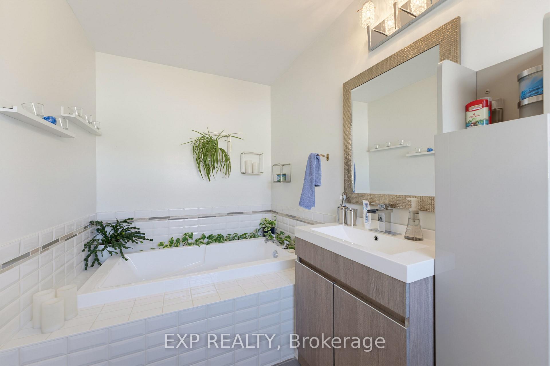 Photo 21 of 2215 Silverado Crescent, Ottawa, Avalon East — HOMEH