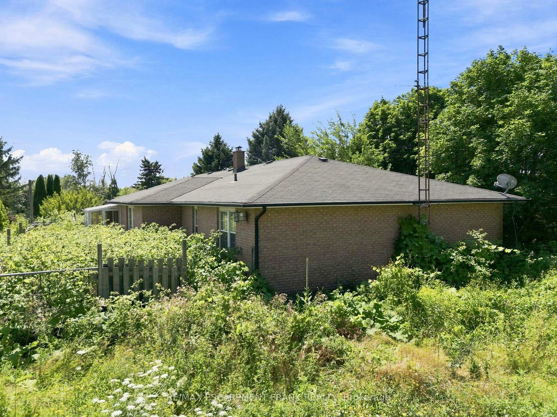 Photo 6 of 490 Tapleytown Road, Hamilton, Rural Stoney Creek — HOMEH