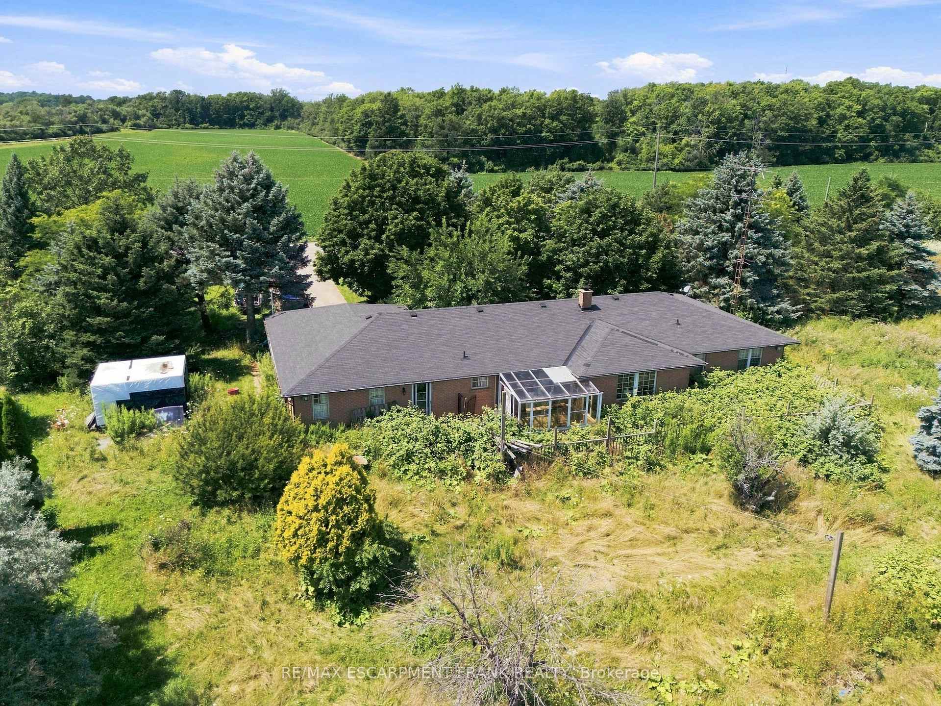 Photo 7 of 490 Tapleytown Road, Hamilton, Rural Stoney Creek — HOMEH