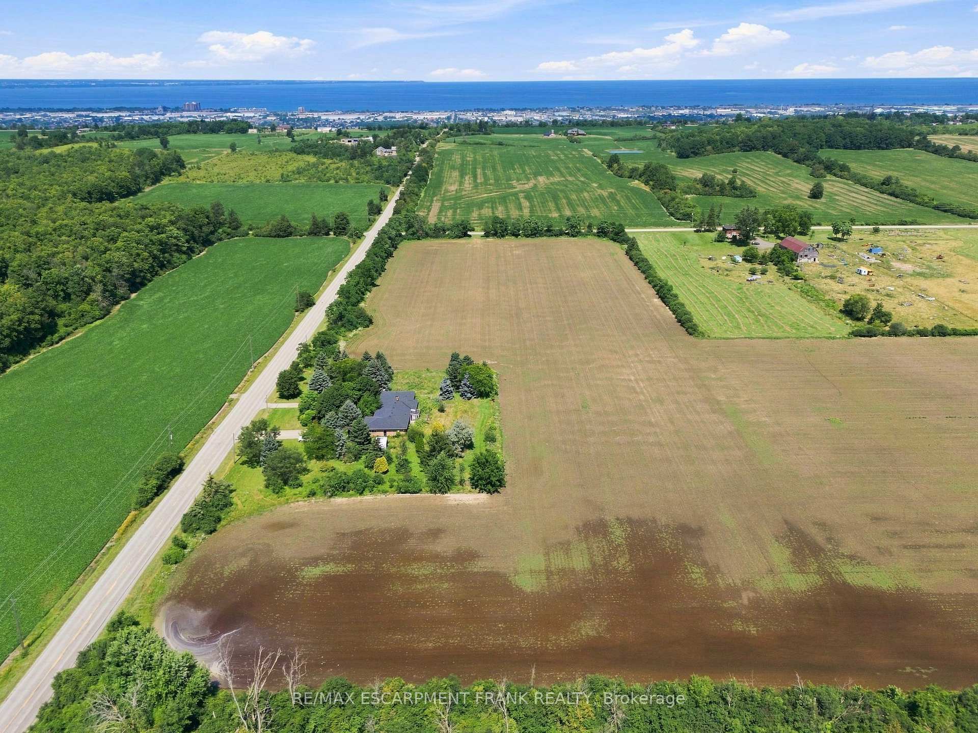 Photo 14 of 490 Tapleytown Road, Hamilton, Rural Stoney Creek — HOMEH