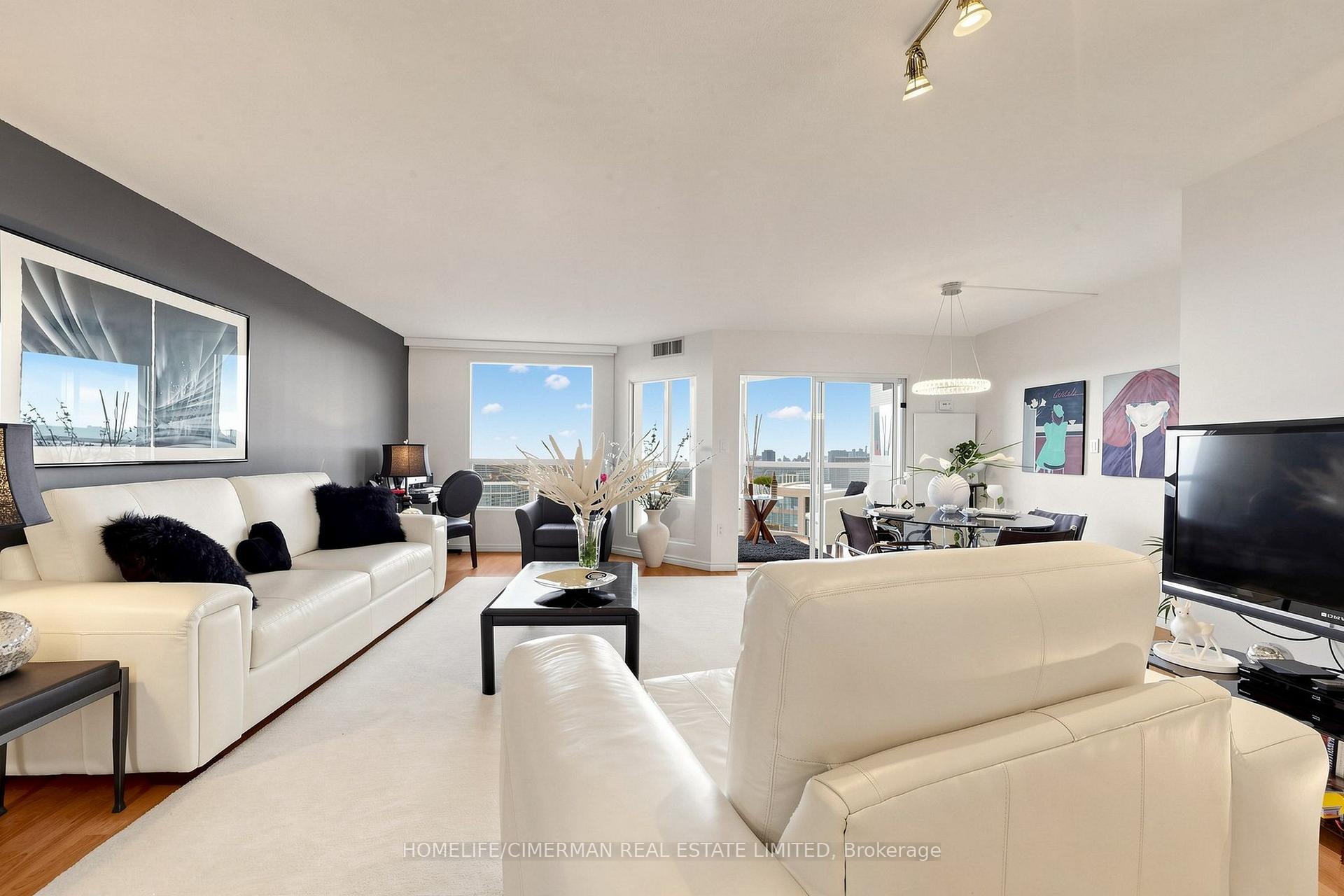 Photo 5 of Unit 3302, 5 Concorde Place, North York, Banbury-Don Mills — HOMEH